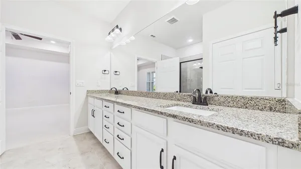 $355,000 | 13890 Kingfisher Glen Drive, Lithia, FL 33547