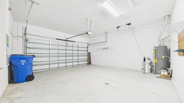 $355,000 | 13890 Kingfisher Glen Drive, Lithia, FL 33547