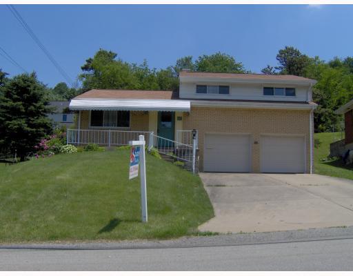 417 Lindsay Road Carnegie, PA 15106 - Photo 1 of 8 Exterior Front.