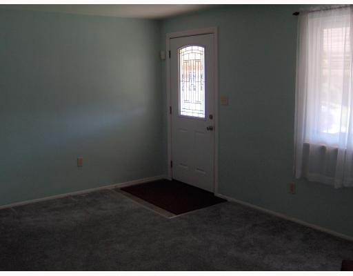 417 Lindsay Road Carnegie, PA 15106 - Photo 3 of 8 Living Room.