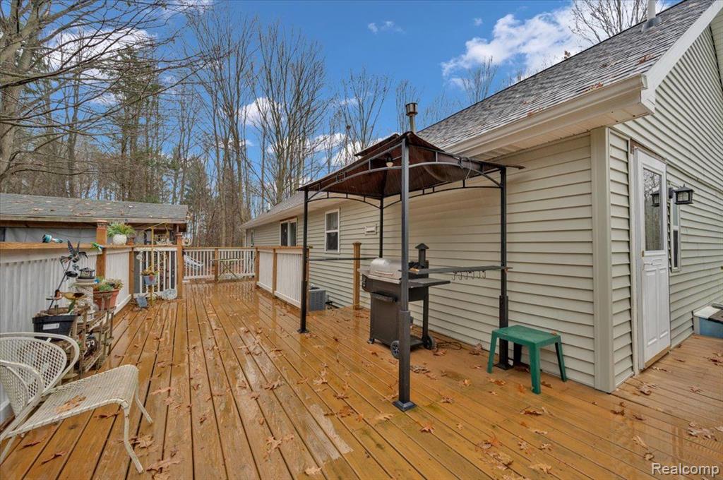 6789 Lyons Road Imlay City, MI 48444 - Photo 4 of 29