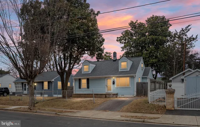 $295,000 | 203 Frazier Street, Fredericksburg, VA 22401