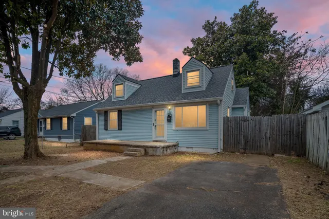 $295,000 | 203 Frazier Street, Fredericksburg, VA 22401