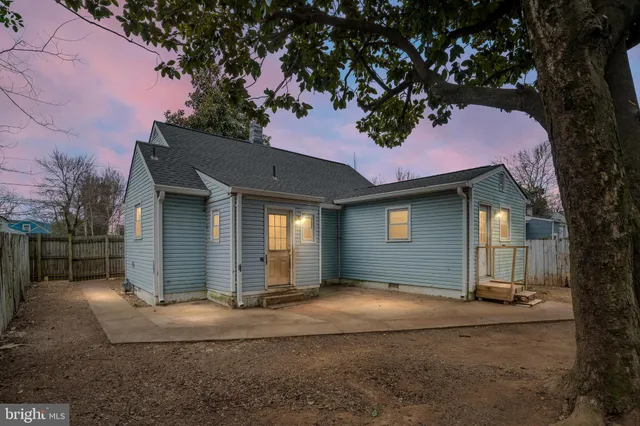 $295,000 | 203 Frazier Street, Fredericksburg, VA 22401