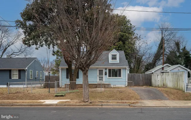 $295,000 | 203 Frazier Street, Fredericksburg, VA 22401