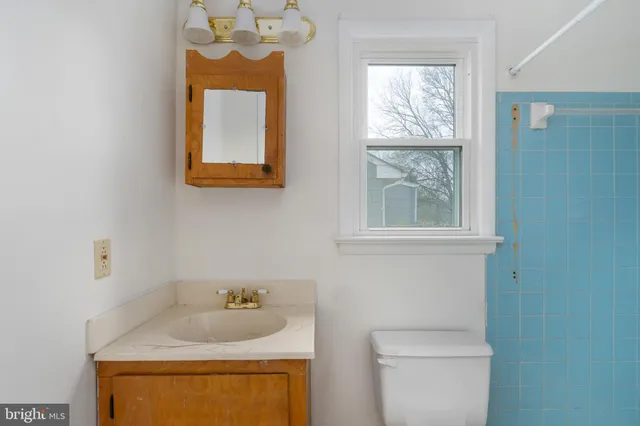 $295,000 | 203 Frazier Street, Fredericksburg, VA 22401