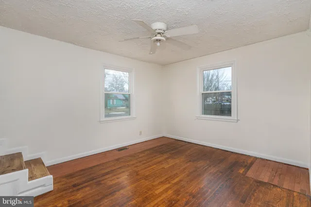 $295,000 | 203 Frazier Street, Fredericksburg, VA 22401