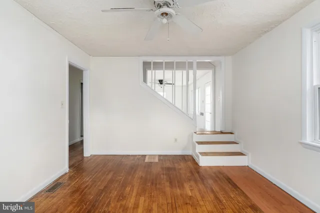 $295,000 | 203 Frazier Street, Fredericksburg, VA 22401