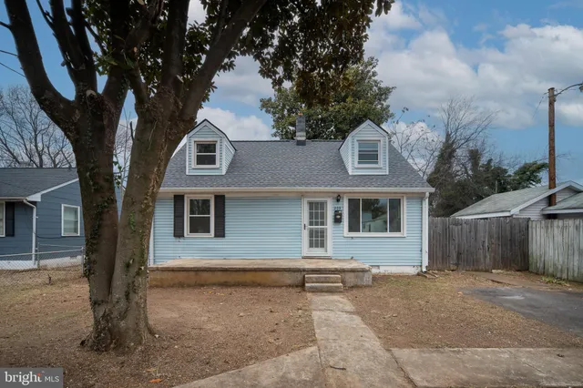 $295,000 | 203 Frazier Street, Fredericksburg, VA 22401