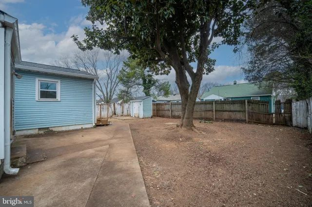 $295,000 | 203 Frazier Street, Fredericksburg, VA 22401