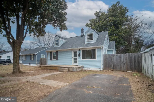 $295,000 | 203 Frazier Street, Fredericksburg, VA 22401
