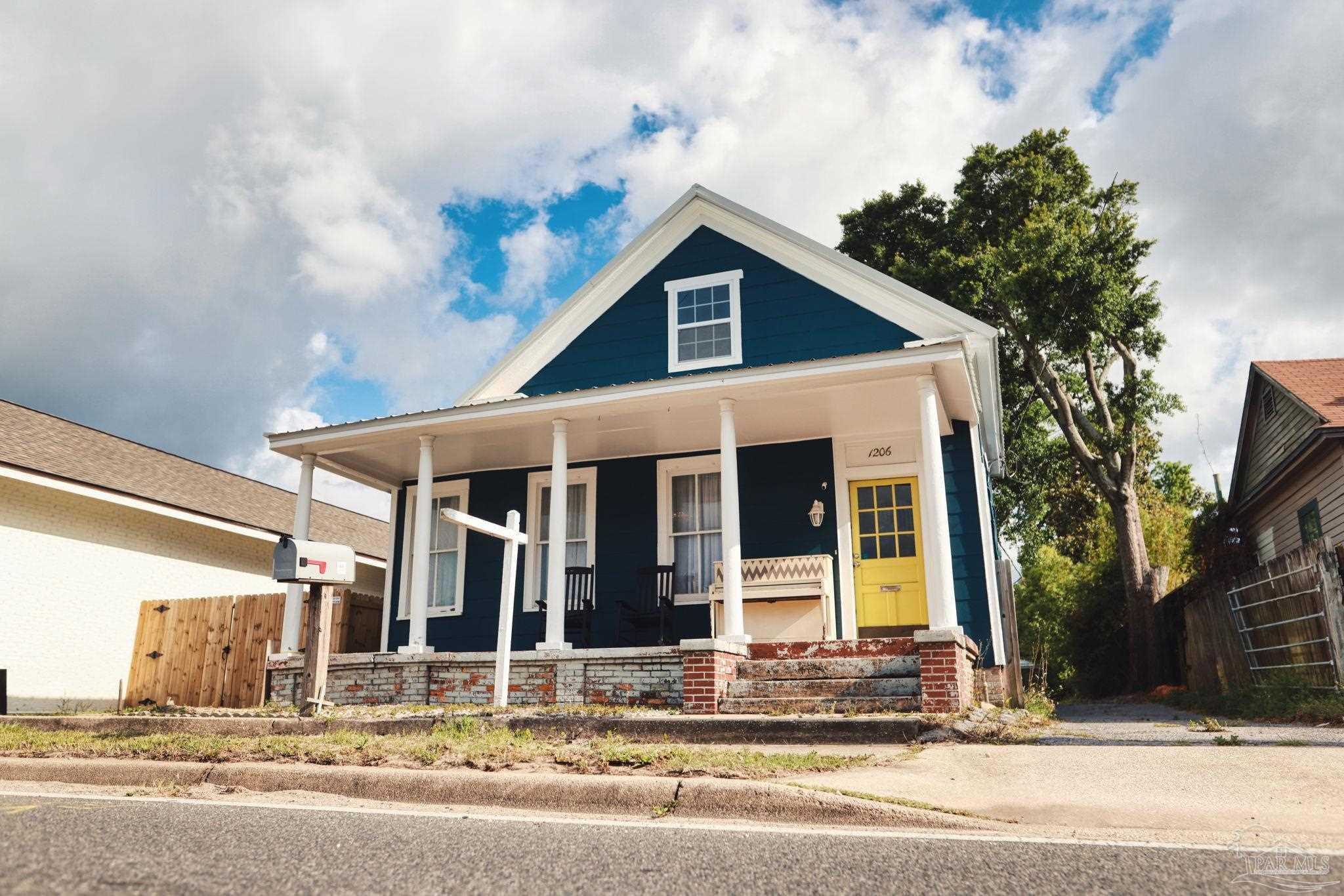 1206 East Cervantes St  