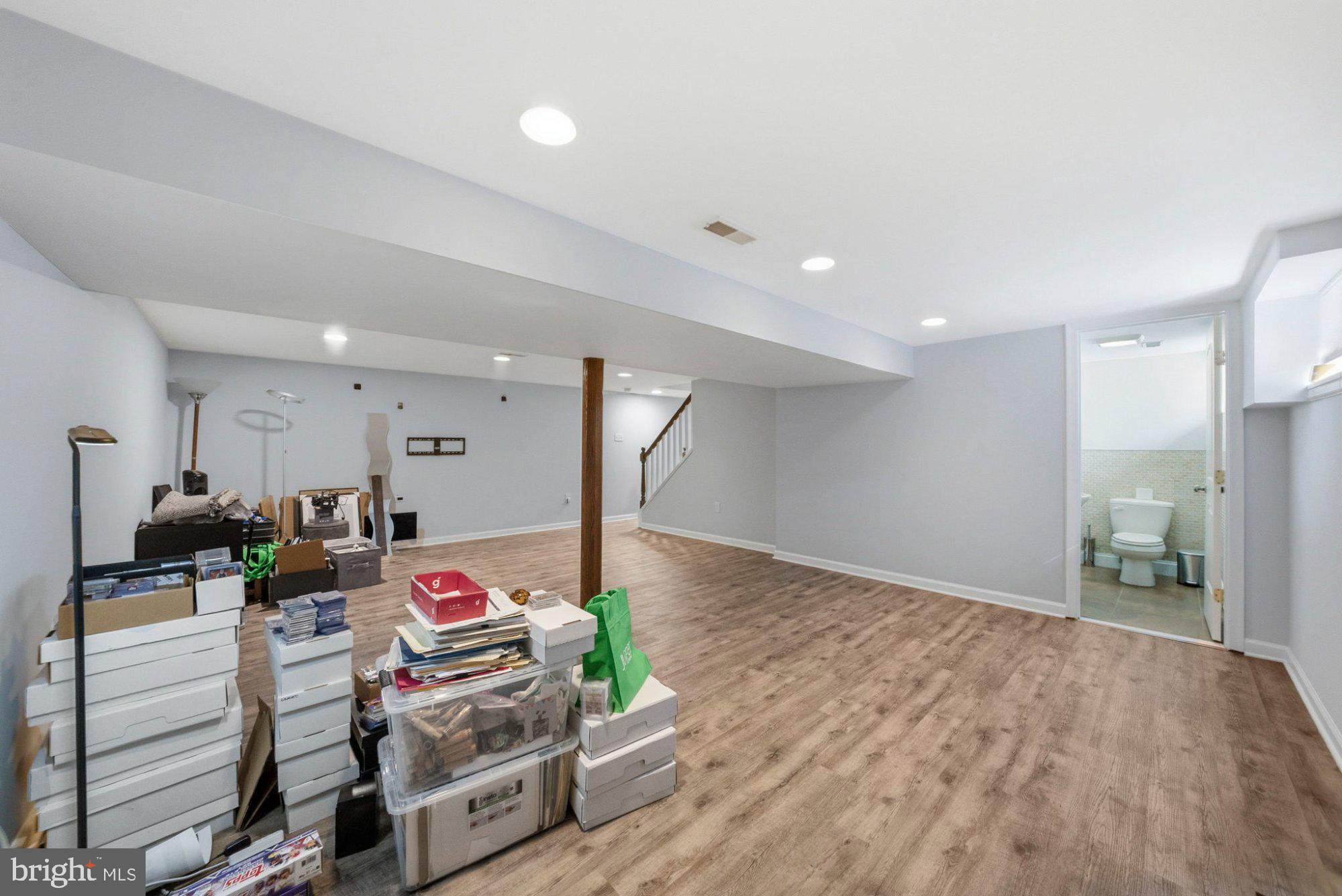 244 Manor Boulevard Hamilton, NJ 08620 - Photo 26 of 42 a very nice looking room with a large mirror