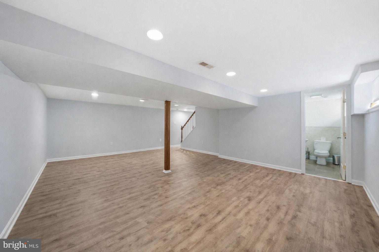 244 Manor Boulevard Hamilton, NJ 08620 - Photo 28 of 42 a view of an empty room