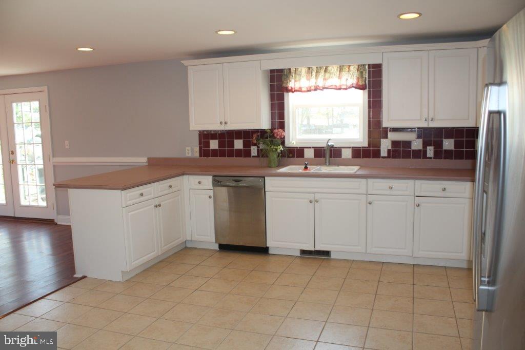 9050 Carey Road Berlin, MD 21811 - Photo 14 of 36 Kitchen