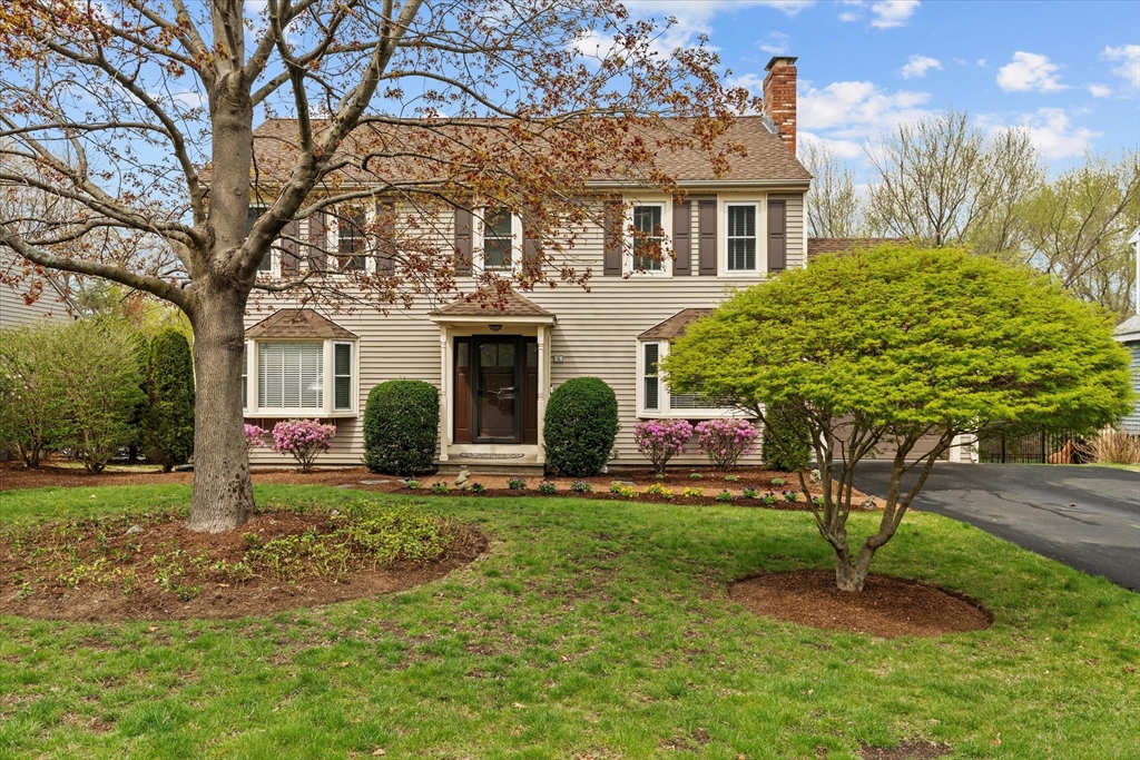 52 Pitt Road Framingham, MA 01701 - Photo 2 of 41 a front view of a house with garden
