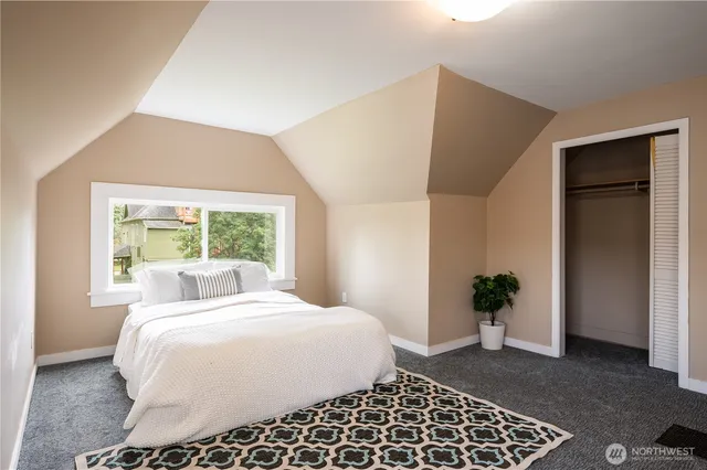 $1,250,000 | 1800 J Street, Bellingham, WA 98225