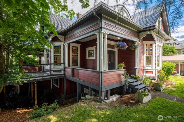 $1,250,000 | 1800 J Street, Bellingham, WA 98225