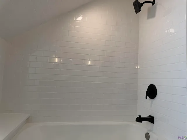 $345,000 | 11025 Goodwood Boulevard, Baton Rouge, LA 70815