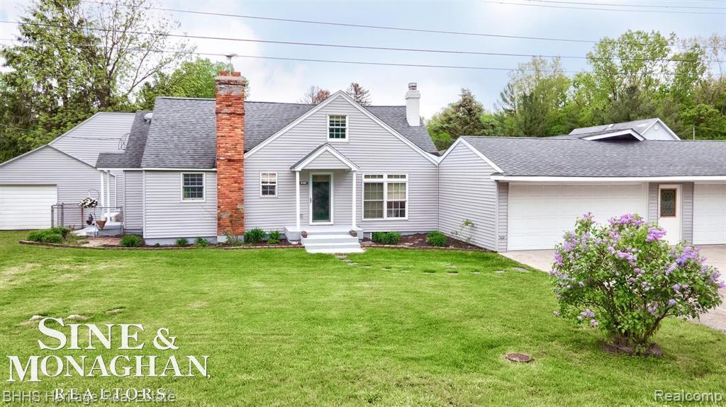 8185 Marsh Road Algonac, MI 48001 - Photo 1 of 5 50172695-84acf1b8-62f3-4859-96f5-dd9adc55a5e4.JPG