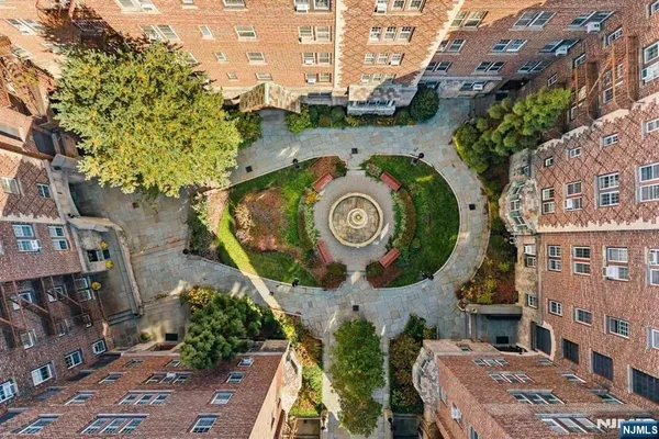 $2,000 | 275 Engle Street, Unit F3, Englewood, NJ 07631