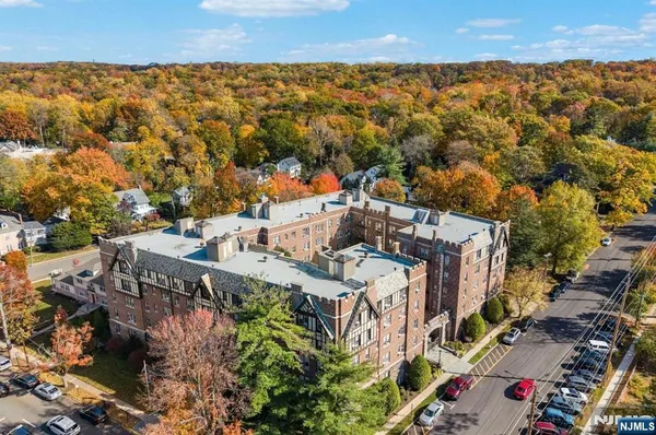 $2,000 | 275 Engle Street, Unit F3, Englewood, NJ 07631