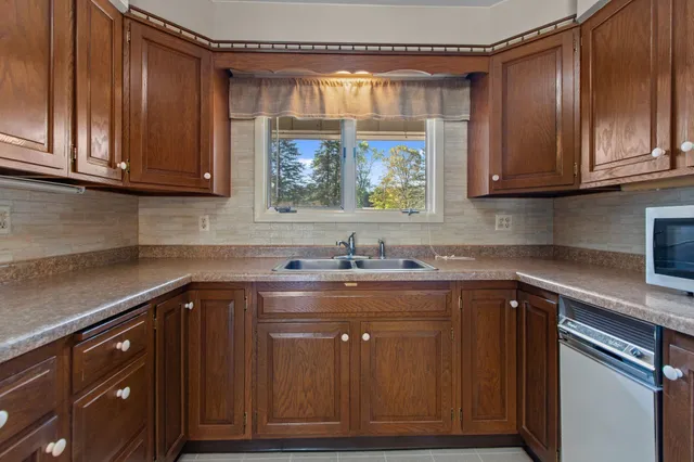 $278,000 | 220 Walnut Street, Clintonville, WI 54929