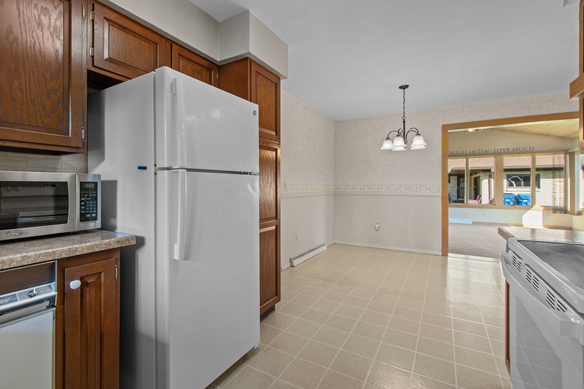 220 Walnut Street Clintonville, WI 54929 - Photo 5 of 49