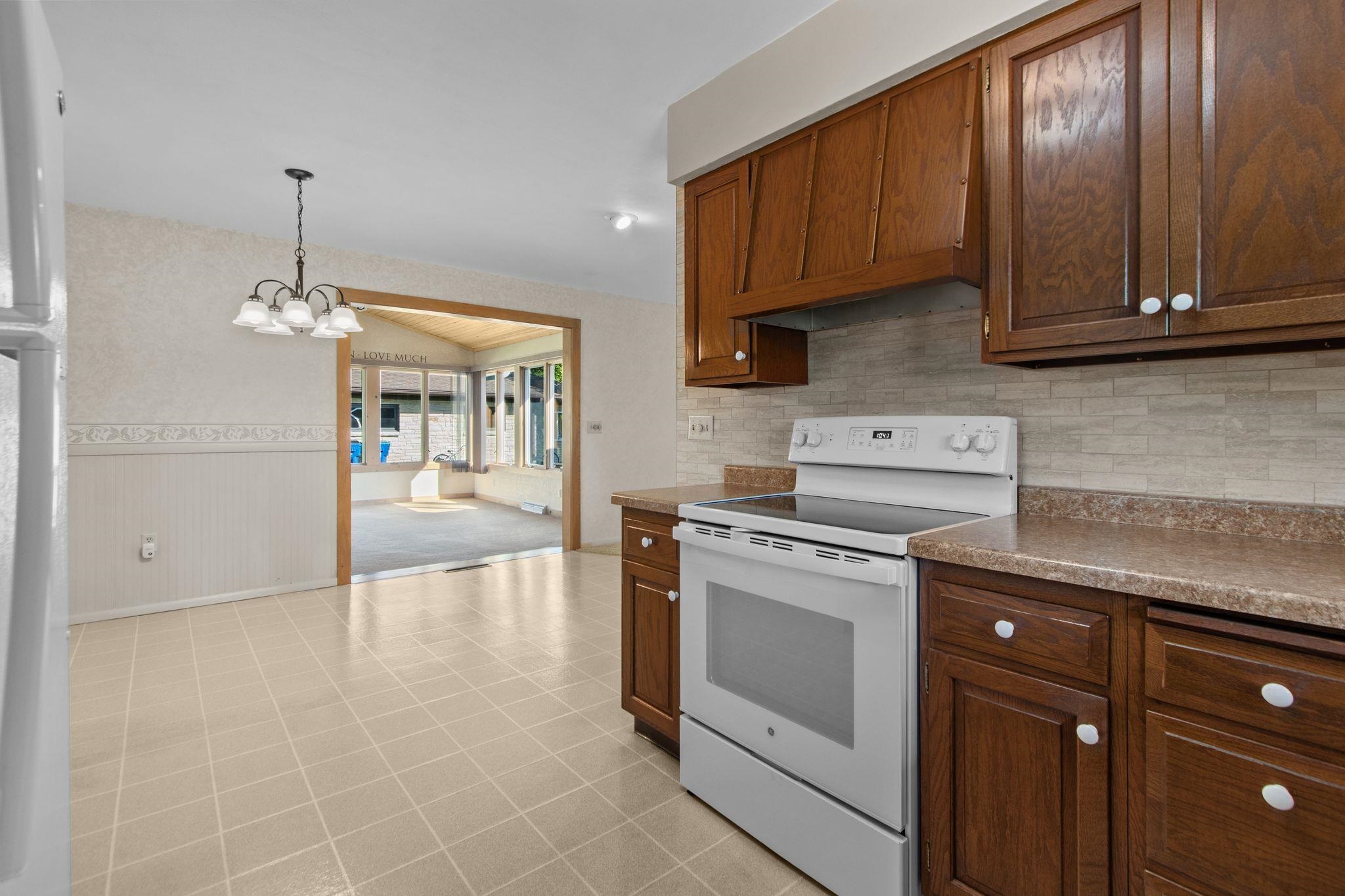 220 Walnut Street Clintonville, WI 54929 - Photo 6 of 49