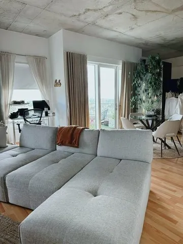 $2,900 | 10 Southwest South River Drive, Unit 1606, Miami, FL 33130