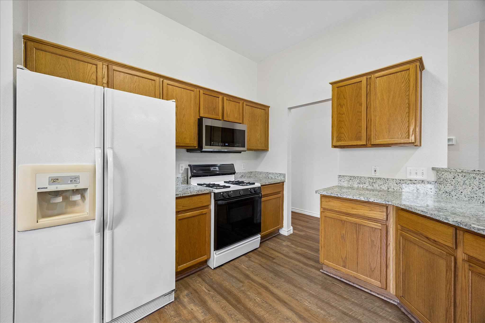 111 Finch Lane Georgetown, TX 78626 - Photo 13 of 31