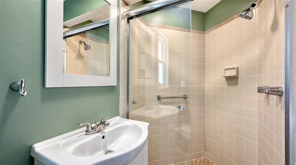 2512 Post Road Sarasota, FL 34231 - Photo 26 of 35