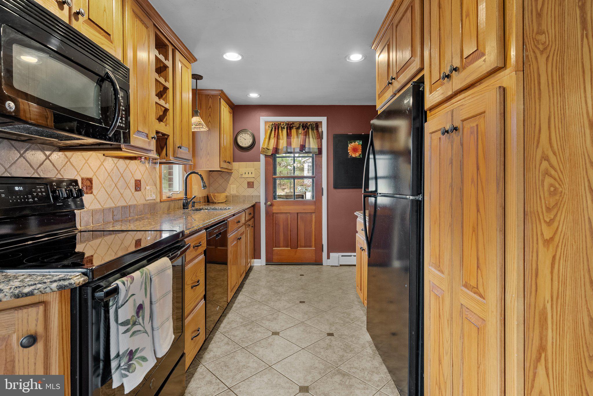 141 Elephant Road Dublin, PA 18917 - Photo 8 of 30 Gallery Image 8