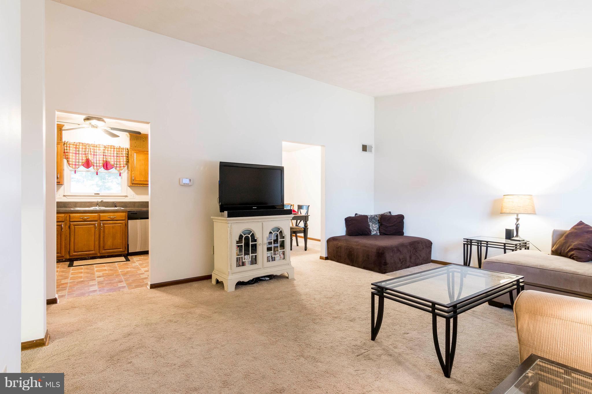7 Centerside Road Mount Airy, MD 21771 - Photo 2 of 15 with vaulted ceilings