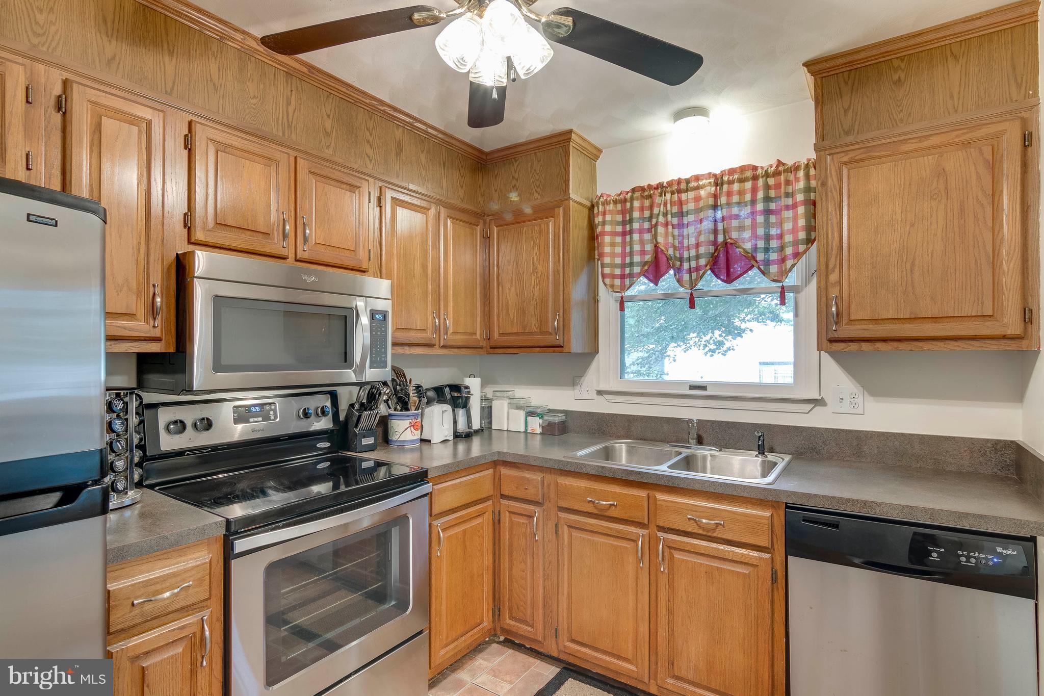 7 Centerside Road Mount Airy, MD 21771 - Photo 5 of 15 Kitchen