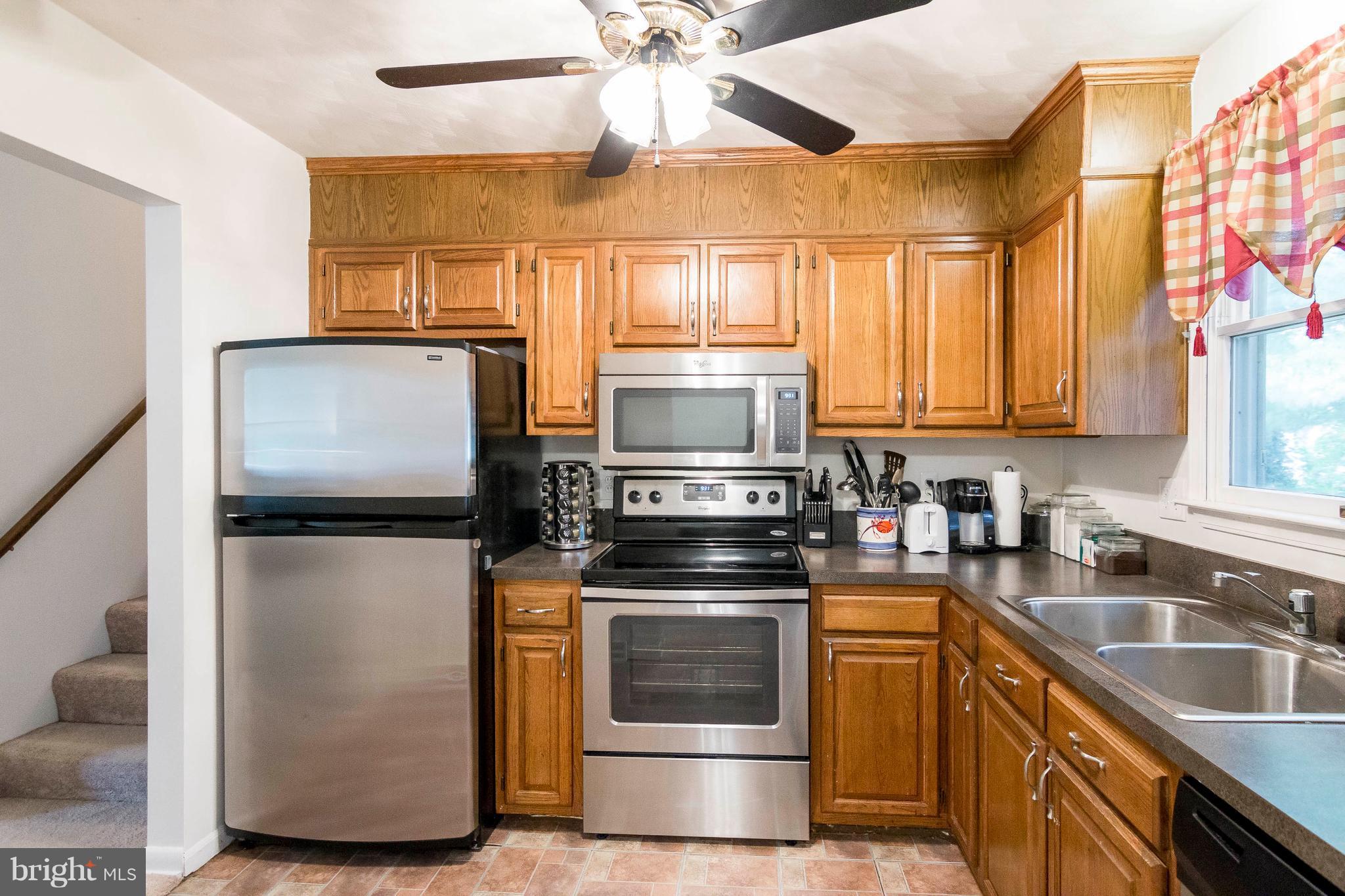 7 Centerside Road Mount Airy, MD 21771 - Photo 6 of 15 with stainless steel appliances