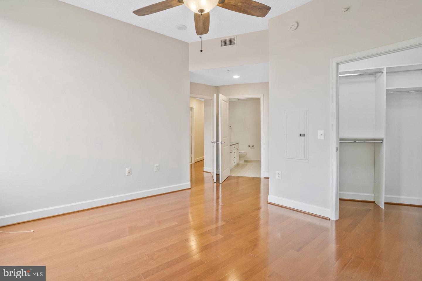 3650 South Glebe Road, Unit 638 Arlington, VA 22202 - Photo 16 of 35 wooden floor in an empty room