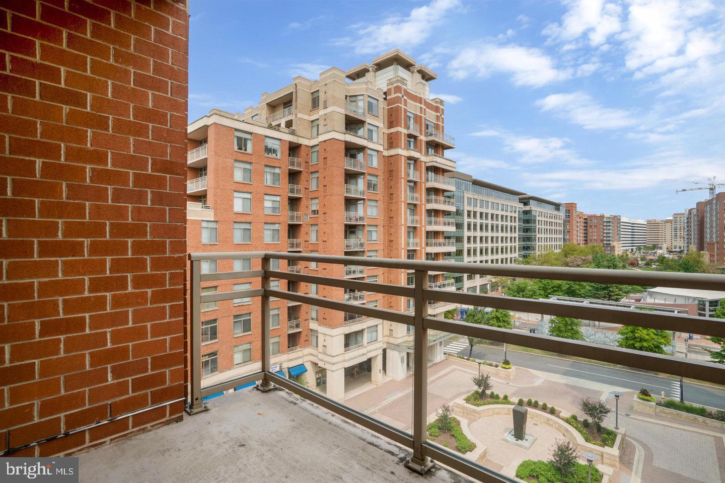 3650 South Glebe Road, Unit 638 Arlington, VA 22202 - Photo 8 of 35 a view of a building