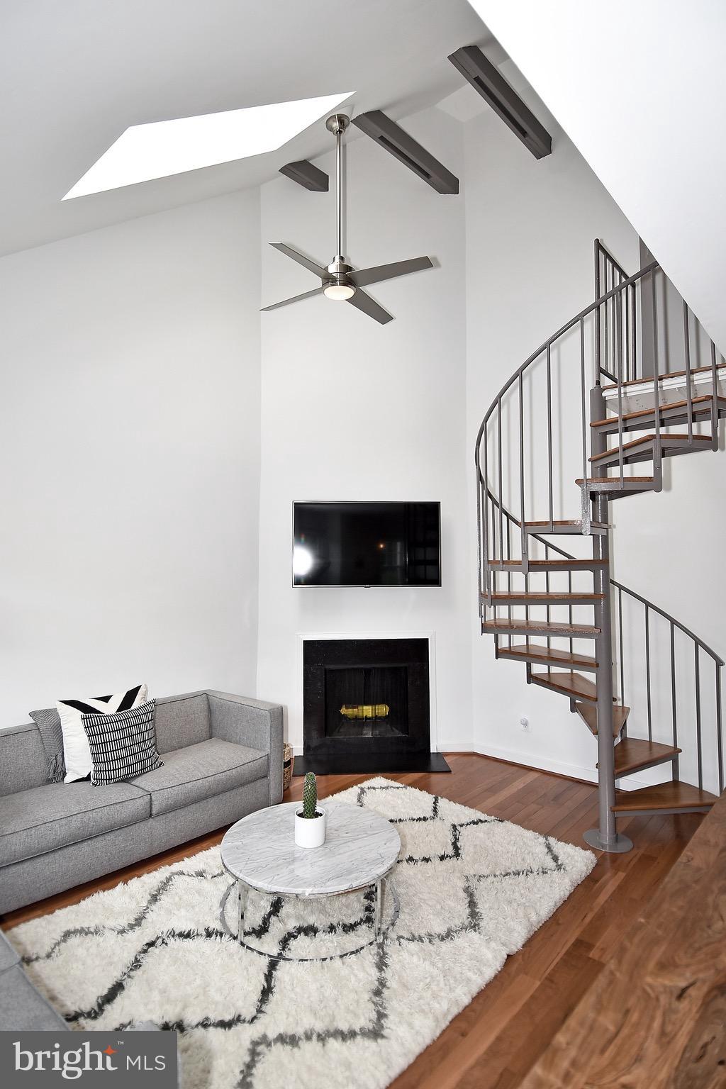 8205 Grubb Road, Unit G201 Silver Spring, MD 20910 - Photo 5 of 22 Living Room