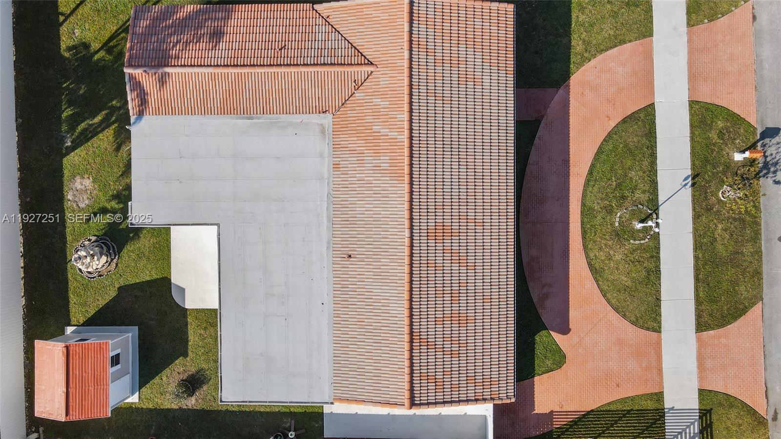 9864 Southwest 26th Terrace Miami, FL 33165 - Photo 36 of 40