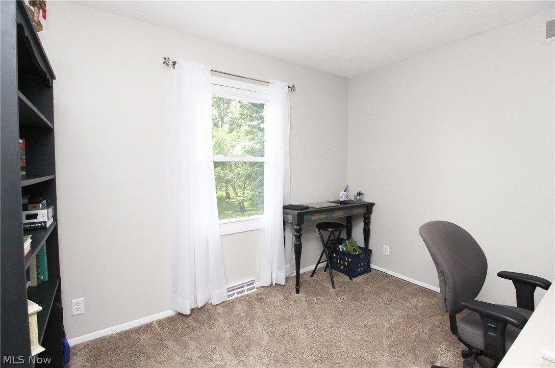 3174 Rohrer Road Wadsworth, OH 44281 - Photo 15 of 25 New Carpet in all Bedrooms!