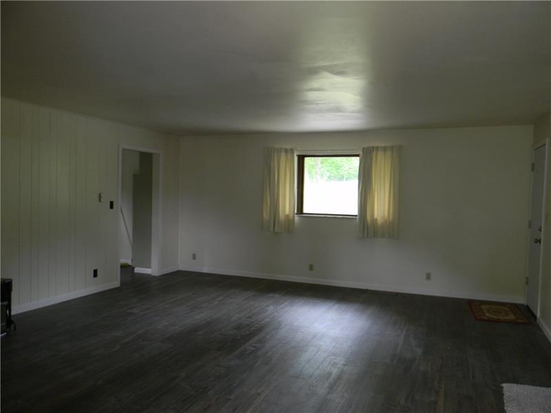 516 Arona Road New Stanton, PA 15672 - Photo 4 of 10