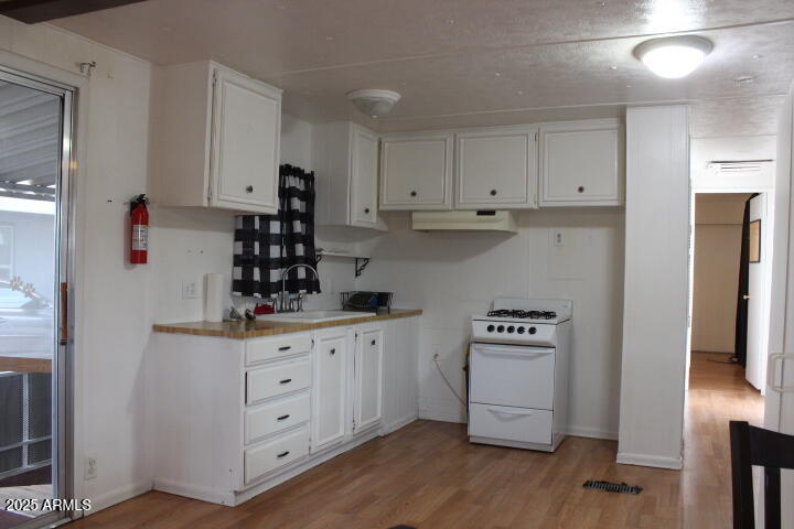 303 South Recker Road, Unit 112 Mesa, AZ 85206 - Photo 6 of 19 IMG_5600
