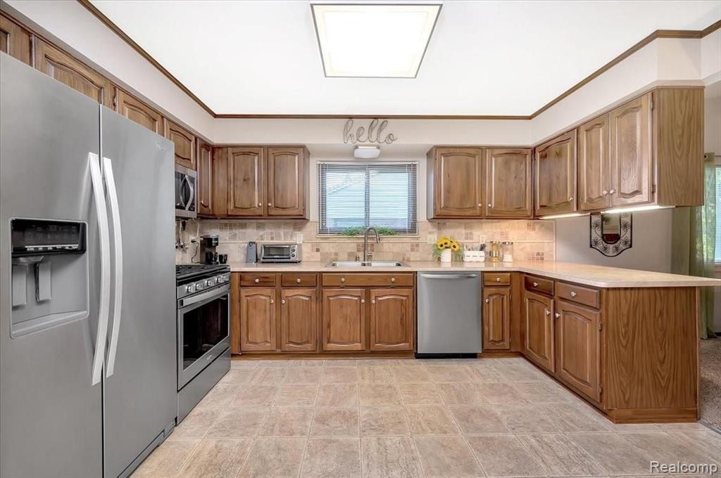 591 Kentucky Drive Rochester Hills, MI 48307 - Photo 7 of 24