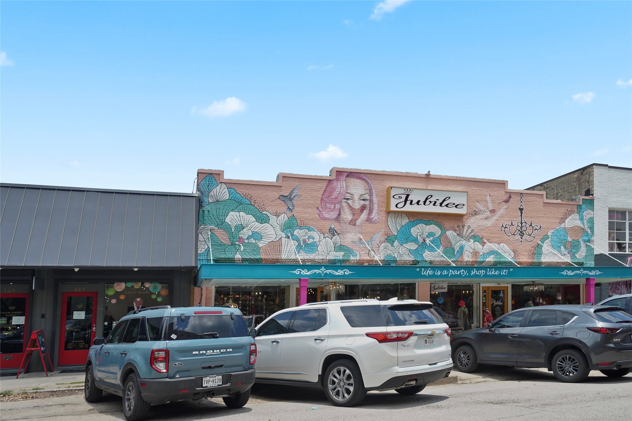 1408 Enid Street, Unit D Houston, TX 77009 - Photo 25 of 26 a car parked in front of a building