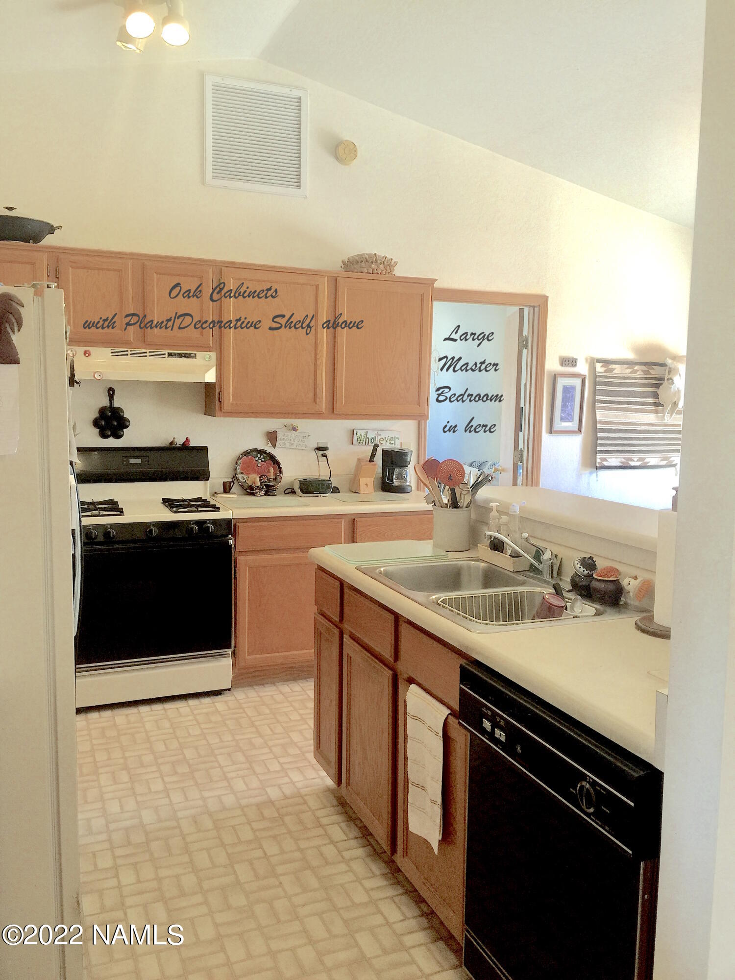 9612 Pioneer Valley Road Flagstaff, AZ 86004 - Photo 16 of 64 1 Kitchen from Entry_LR