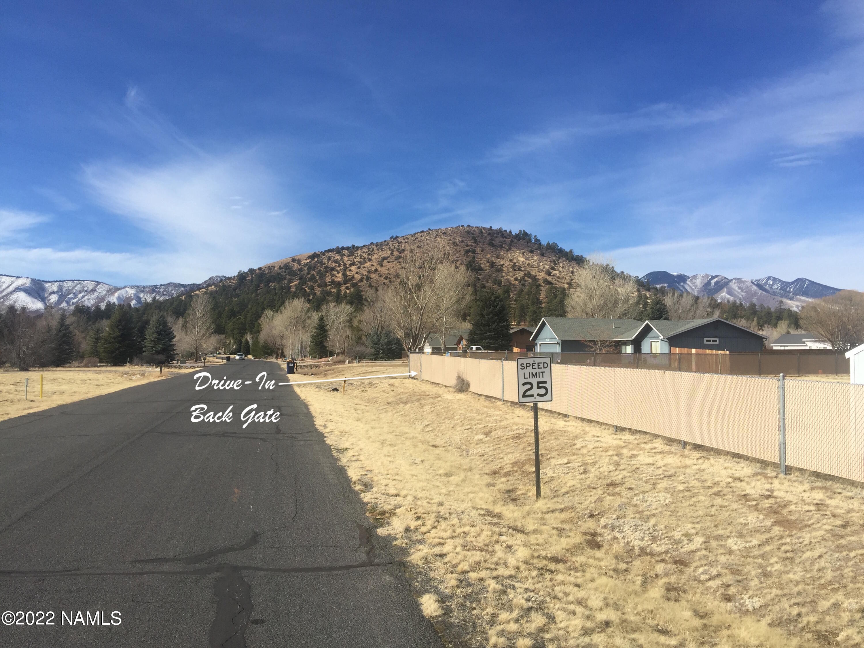 9612 Pioneer Valley Road Flagstaff, AZ 86004 - Photo 46 of 64 5 DriveInBackGateViews