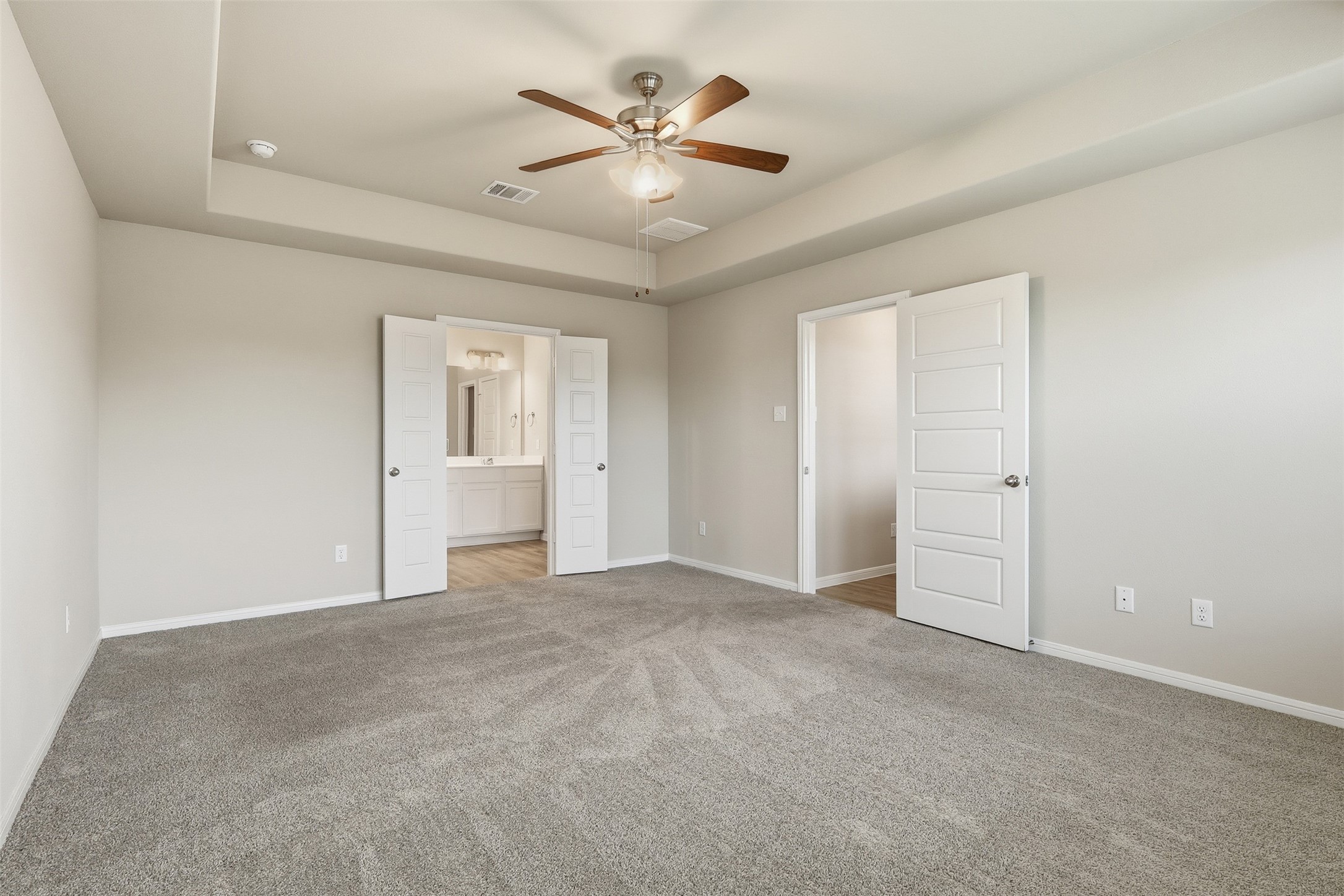 3227 Falling Brk Drive Baytown, TX 77521 - Photo 16 of 28 an empty room with closet and ceiling fan
