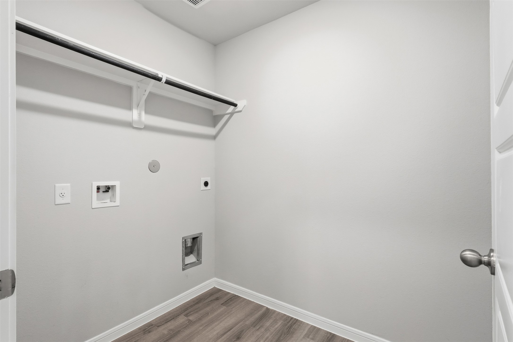 3227 Falling Brk Drive Baytown, TX 77521 - Photo 20 of 28 a view of small space