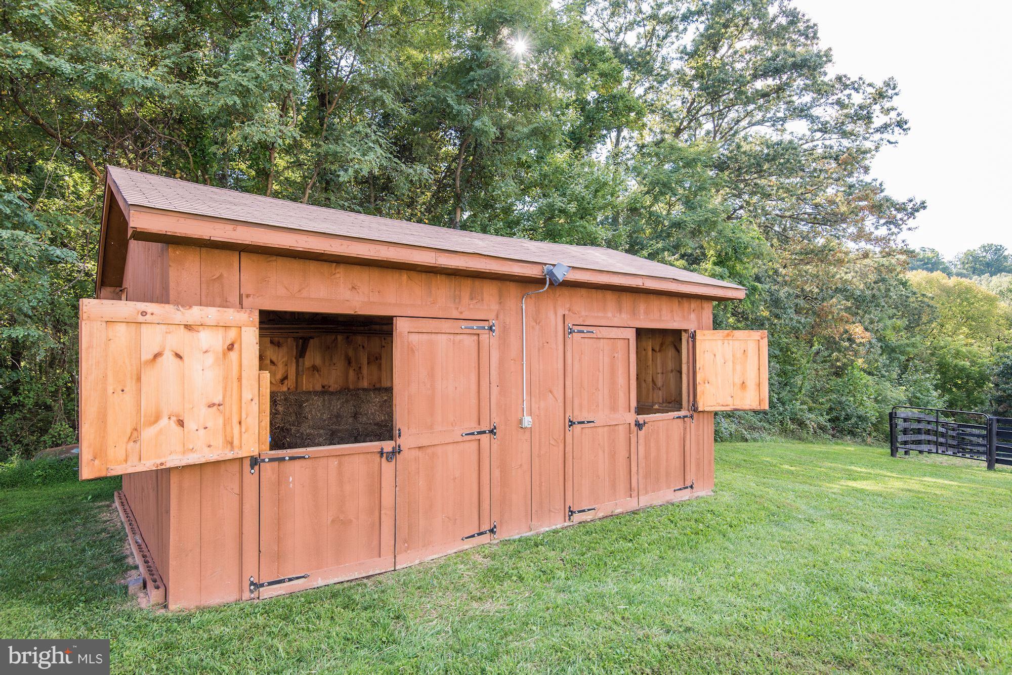 43661 Spinks Ferry Road Leesburg, VA 20176 - Photo 29 of 30 Storage Barn